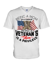 Veteran's Mom V-Neck T-Shirt tile