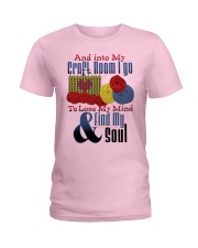 Knitting Ladies T-Shirt tile