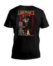 LINEMAN'S GIRLFRIEND - I'M THE WOLF V-Neck T-Shirt thumbnail