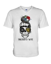 Trucker's wife V-Neck T-Shirt tile