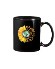 In a world full of roses Mug tile
