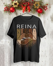 Reina negra Classic T-Shirt lifestyle-holiday-crewneck-front-2