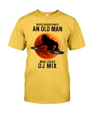 Dj mix never old man Classic T-Shirt front