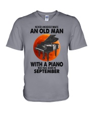 piano olm 09 V-Neck T-Shirt tile
