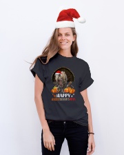 T rex - Happy Hallothanksmas - T-shirt Classic T-Shirt lifestyle-holiday-crewneck-front-1