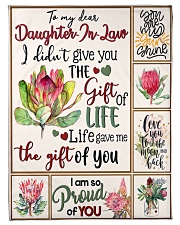 MOM TO DAUGHTER IN LAW Fleece Blanket tile