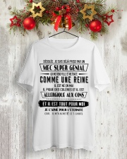 cadeau parfait pour vos proches S5 Classic T-Shirt lifestyle-holiday-crewneck-front-2
