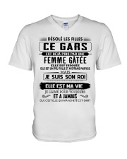 Cadeau parfait pour vos proches - ELLE EST TATOUEE V-Neck T-Shirt thumbnail