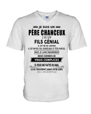 Je suis un Père Chanceux- Fils Génial- kun 01 V-Neck T-Shirt thumbnail