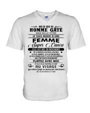 I married a super hot woman-W 11 V-Neck T-Shirt tile
