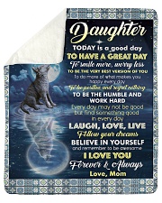 To My Daughter - Mom Sherpa Fleece Blanket tile