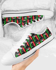 Cane Corso Women's Low Top White Shoes aos-complex-women-white-low-shoes-lifestyle-09