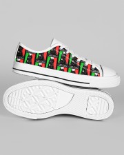 Cane Corso Women's Low Top White Shoes aos-women-low-top-shoes-ghosted-white-outside-right-01