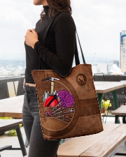 CLIMBING-ACCESSORY POUCH-PILLOW All-over Tote aos-all-over-tote-lifestyle-front-04