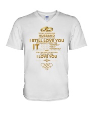 TO MY GORGEOUS HUSBAND I LOVE YOU V-Neck T-Shirt thumbnail