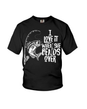 I Love It When She Bends Over - Love Fishing Youth T-Shirt tile