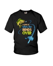 I Love It When She Bends Over - Love Fishing Youth T-Shirt tile