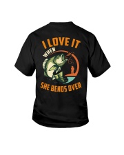 I Love It When She Bends Over - Love Fishing Youth T-Shirt tile