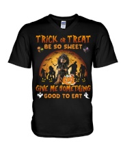 Black and Tan Coonhound-CS3228-Trick Or Treat V-Neck T-Shirt tile