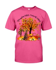 Doberman-CS3394-Pumpkin Kisses Classic T-Shirt tile