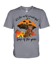 Cat-DN1904 V-Neck T-Shirt tile