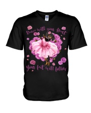Dachshund-CS3800 V-Neck T-Shirt tile