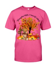 Keeshond-CS3394-Pumpkin Kisses Classic T-Shirt tile