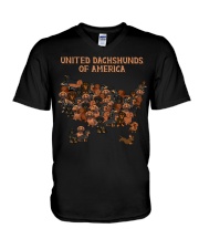 Dachshund-CS3353 V-Neck T-Shirt tile