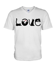 Cat love V-Neck T-Shirt tile