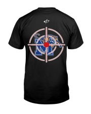 HUNTING MEMPHIS TIGERS IN GUN SIGHTS SHIRT Premium Fit Mens Tee thumbnail