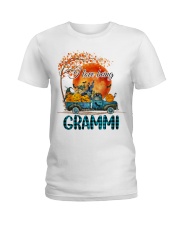 I LOVE BEING - PERFECT GIFT FOR GRAMMI Ladies T-Shirt front