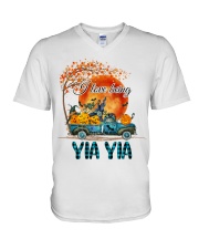 I LOVE BEING - PERFECT GIFT FOR YIA YIA V-Neck T-Shirt tile