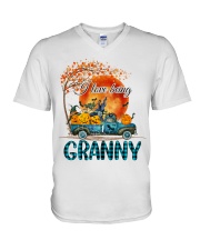 I LOVE BEING - PERFECT GIFT FOR GRANNY V-Neck T-Shirt tile