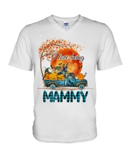 I LOVE BEING - PERFECT GIFT FOR MAMMY V-Neck T-Shirt tile