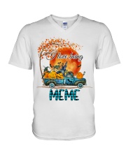 I LOVE BEING - PERFECT GIFT FOR MEME V-Neck T-Shirt tile