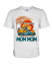 I LOVE BEING - PERFECT GIFT FOR MOM MOM V-Neck T-Shirt tile
