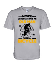 Never underestimate old man - Bicycle V-Neck T-Shirt tile