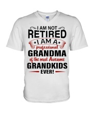 I AM A PROFESSIONAL GRANDMA -BEST GIFT FOR GRANDMA V-Neck T-Shirt tile