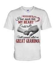 NEVER KNEW HOW MUCH LOVE MY HEART - GREAT GRANDMA V-Neck T-Shirt tile