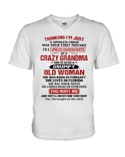 OLD WOMAN - SPECIAL GIFT FOR GRANDMA V-Neck T-Shirt tile
