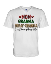 I JUST KEEP GETTING BETTER - PERFECT GIFT FOR GRANMA V-Neck T-Shirt tile