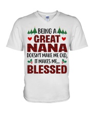 IT MAKES ME BLESSED - PERFECT GIFT FOR NANA V-Neck T-Shirt tile