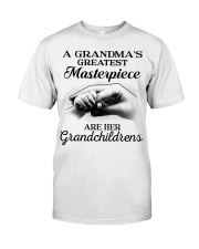 PERFECT GIFT FOR GRANDMA'S GREATEST MASTERPIECE Classic T-Shirt front