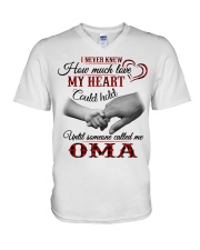 MY HEART - PERFECT GIFT FOR OMA V-Neck T-Shirt tile