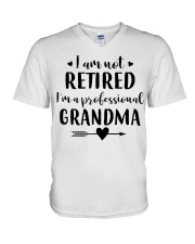 I'M A PROFESSIONAL GRANDMA - BEST GIFT FOR GRANDMA V-Neck T-Shirt tile