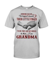 THEY ARE MY WORLD - PERFECT GIFT FOR GRANDMA Classic T-Shirt tile