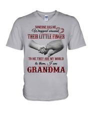 THEY ARE MY WORLD - PERFECT GIFT FOR GRANDMA V-Neck T-Shirt tile