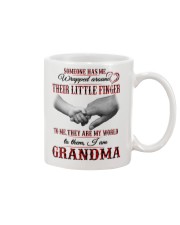 THEY ARE MY WORLD - PERFECT GIFT FOR GRANDMA Mug tile
