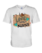 I LOVE BEING A NANA - PERFECT GIFT FOR NANA V-Neck T-Shirt tile