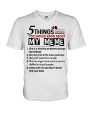 5 THINGS ABOUT MY MEME - BEST GIFT FOR GRANDKIDS V-Neck T-Shirt tile